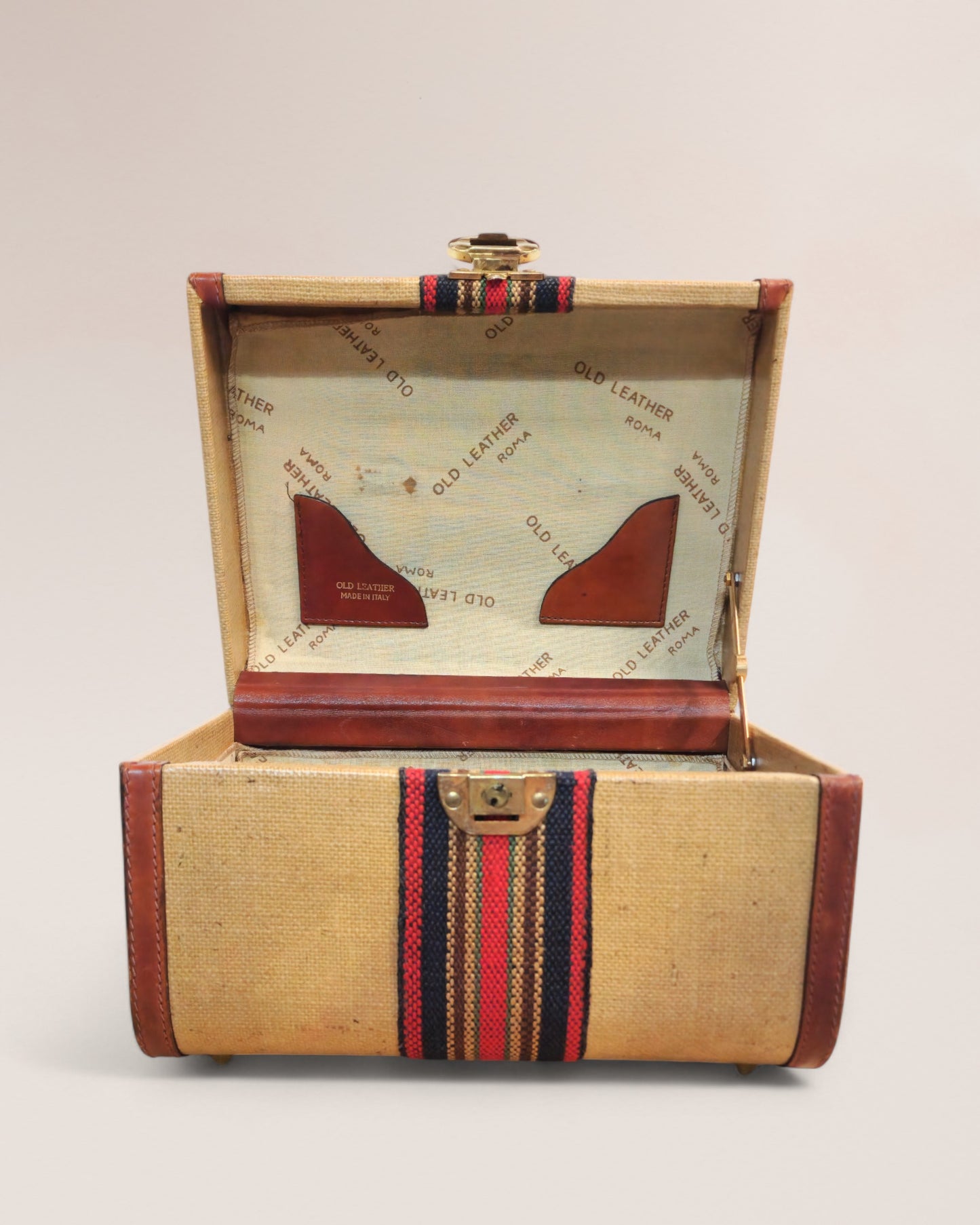 Vintage Mid-20th Century Old Leather Roma Travel Vanity Case " Needs Restoration "