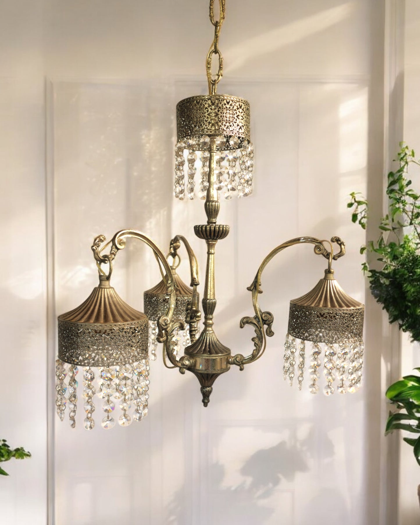 Intricate 1930s Italian antique chandelier