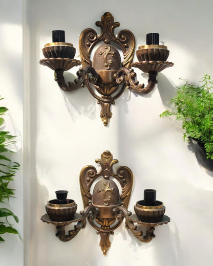 Pair of 1920s Antique Italian Bronze Wall Lamp / sconces